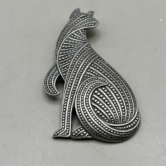 JJ (jewelry) Designs Jewelry - Vintage Silver Toned JJ@1988 Stamped Cat Brooch-Artisan Vintage Jewelry Pin